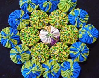7 Inch Reversible Multi Color Yoyo Trivet