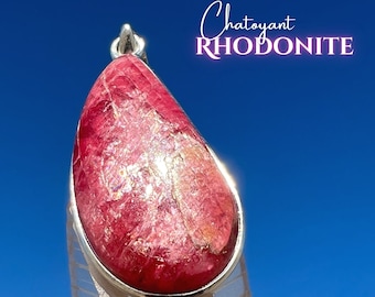 Edelstein-Rhodonit-Kristall-Tropfen-Anhänger, 4,6 cm, seltener natürlicher rosafarbener Stein, Herkunft Brasilien – Chatoyant-Kristallschmuck-Halskette