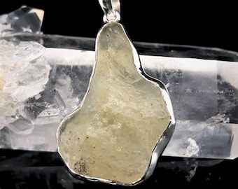 2,3 inch Libische woestijnglas hanger - Sterling zilver - Libische gouden tektiet - Ruw, natuurlijk, authentiek, echt oud zand- en zeeglas LDG sieraden