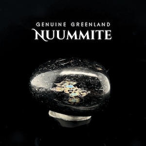 Pierre roulée nuummite flashy, rares éclairs bleus et or, 3 milliards d'années, véritable cadeau de collectionneur de cristaux de protection empathe du Groenland