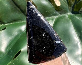 Nuummite Cabochon - Triangle - Silver Bronze Flashes - Genuine Greenland Rare Crystal - Palm Stone Tumbled Alternative