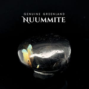 Pierre roulée nuummite flashy, rares éclairs bleus et or, 3 milliards d'années véritable cadeau de collectionneur de cristaux du Groenland