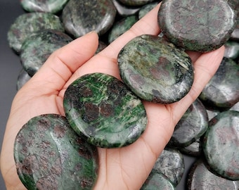 Eclogite Palm Stone - Garnet, Jade, Kyanite, Peridot, Jadeite, Corundum, Rutile, Quartz, Omphacite - Meditation Crystal Worry Stone