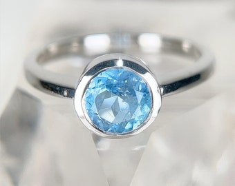 Aquamarine Crystal Solitaire Ring Size 8.5 Silver Setting Blue Stone - Round Faceted Gem - March Birthstone Birthday Gift Jewelry