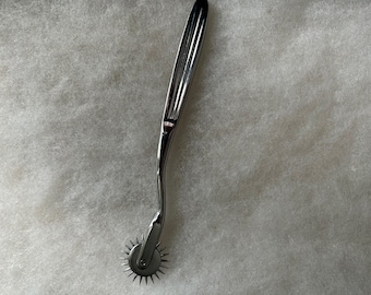 Professional Crafter's Stitch-Hole Maker 7"