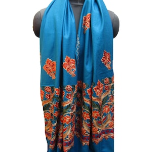 Châle multicolore/ châle bleu/ châle brodé/ écharpe tendance/ écharpe cadeau/ écharpe en laine/ écharpe / pour elle.