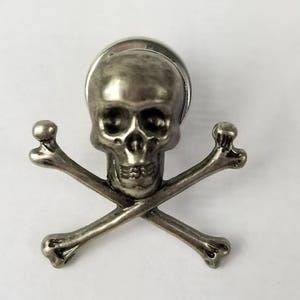 Steampunk Gothic Metal Memento Mori Crossbones Skull Lapel Pin