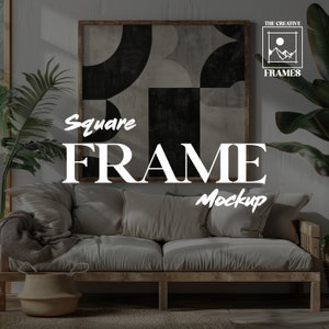 Peut inclure: Une maquette de cadre carré avec un design géométrique abstrait noir et blanc. Le cadre est posé sur un canapé avec des coussins et une couverture. Le texte "Square FRAME Mockup" est écrit en blanc sur l'image.