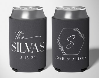 Last Name and Wreath - Custom Wedding Can Coolers, Wedding Favors, Beverage Insulators, Beer Holder, Beer Cooler, Beer Huggie