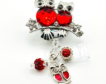 Silber filigrane Eule einziehbare Badge Reel, rote Strass Bling