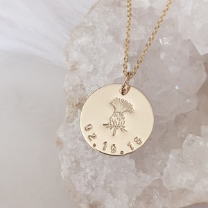 Collier date chardon personnalisé, or 14 carats, argent sterling, cadeau personnalisé, collier prénom, chardon écossais, cadeau de fête des mères