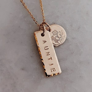 Dainty Auntie Mini Bar Necklace,Wild Flower, Flower Bouquet, Gold Filled, Sterling Silver, Aunt Gift, Personalized Gift for Her, Mothers Day