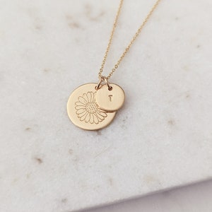 April Daisy Birth Flower Initial Necklace, Daisy Jewelry, 14k Gold Filled, Sterling Silver, Birth Month Gift, April Birthday, Mothers Day zdjęcie 4