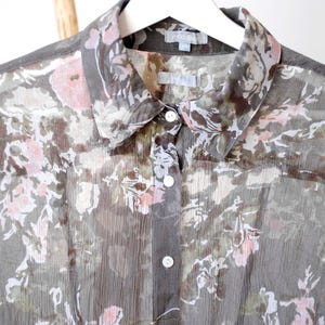 Vintage Woman Silk Floral Motif Blouse, Light Grey Pink  Textured Sheer Silk Blouse Size M
