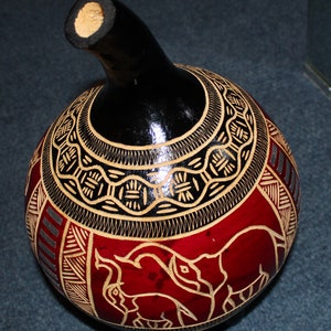 La calebasse  Decoration africaine, Artisanat de gourde, Art