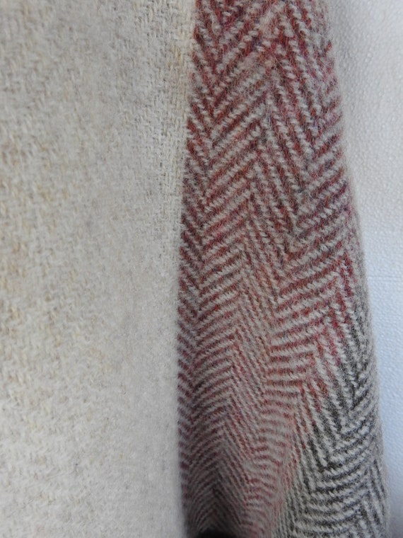 90s Handwoven IRISH Wool Shawl Scarf Wrap  in Her… - image 5