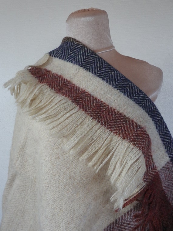 90s Handwoven IRISH Wool Shawl Scarf Wrap  in Her… - image 3