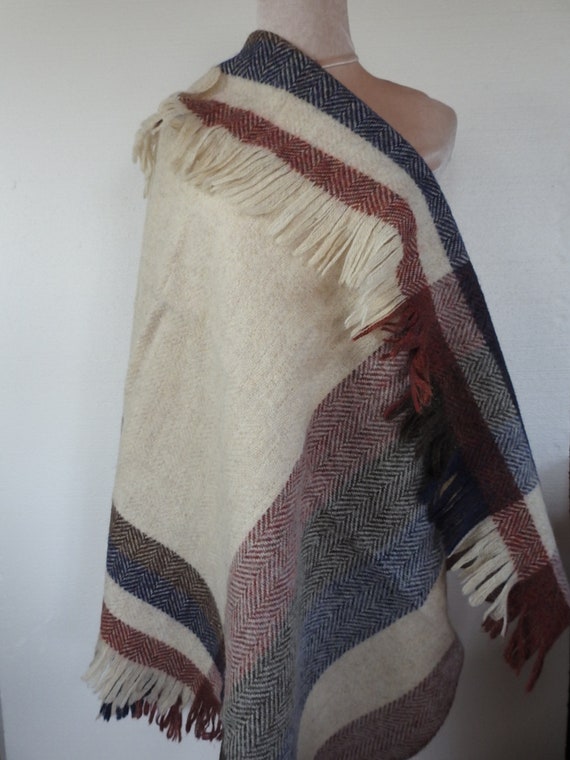 90s Handwoven IRISH Wool Shawl Scarf Wrap  in Her… - image 2