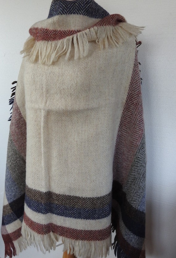 90s Handwoven IRISH Wool Shawl Scarf Wrap  in Her… - image 4