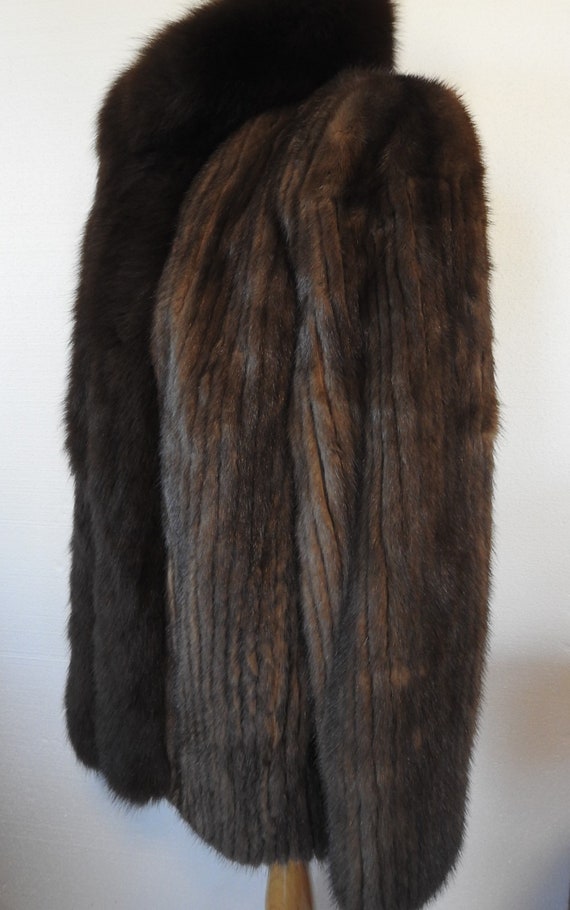 Elegant 90s Fur Jacket in Demi Buff Mink and Blue… - image 2