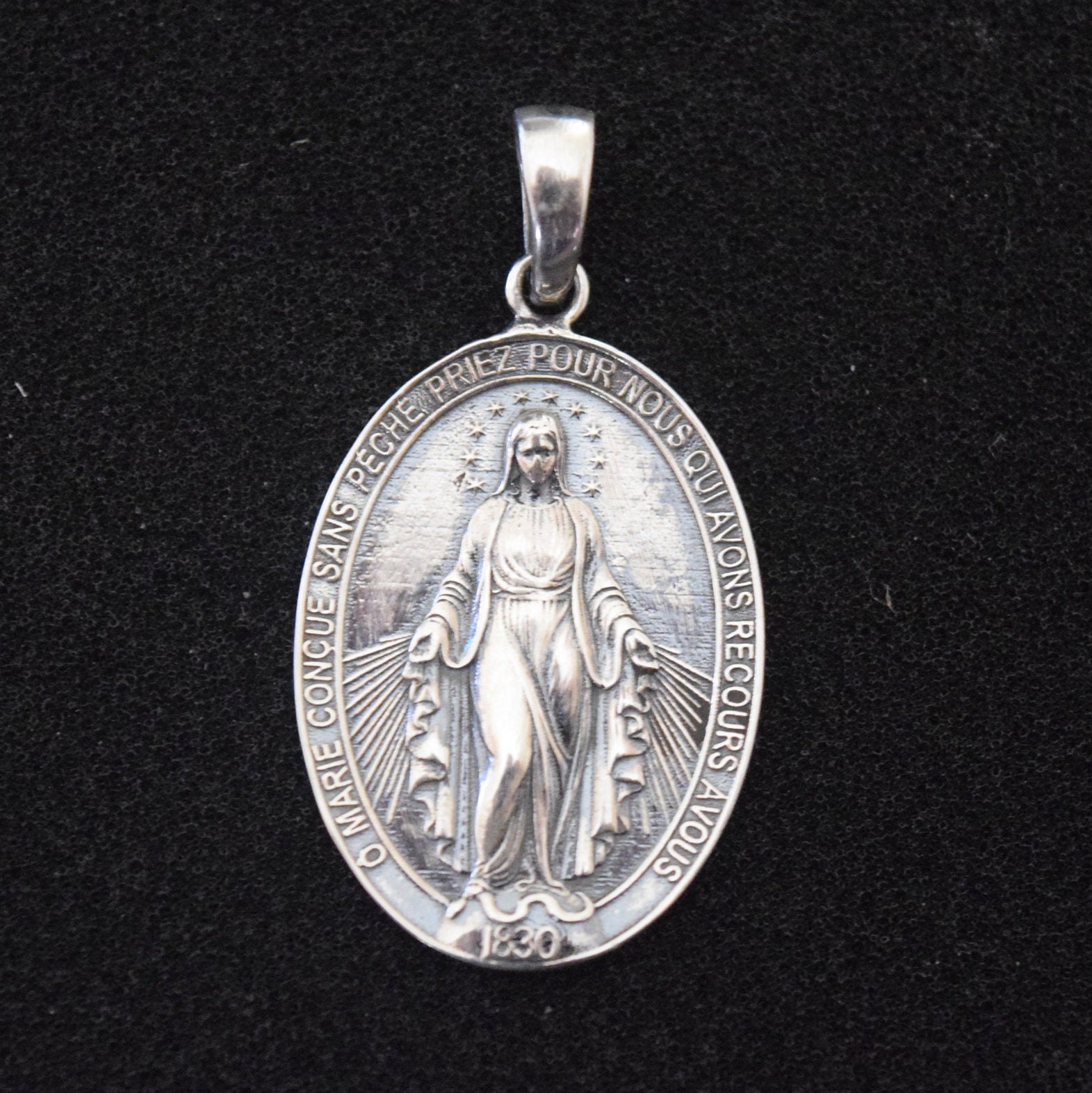 Silver virgin mary necklace deals