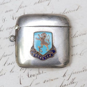 Horsham Vesta Match Case - Scatola per pillole edoardiana placcata in argento crestato - Scatola dei ricordi antica - Scatola vintage per fiammiferi di sicurezza - Tobacciana vintage