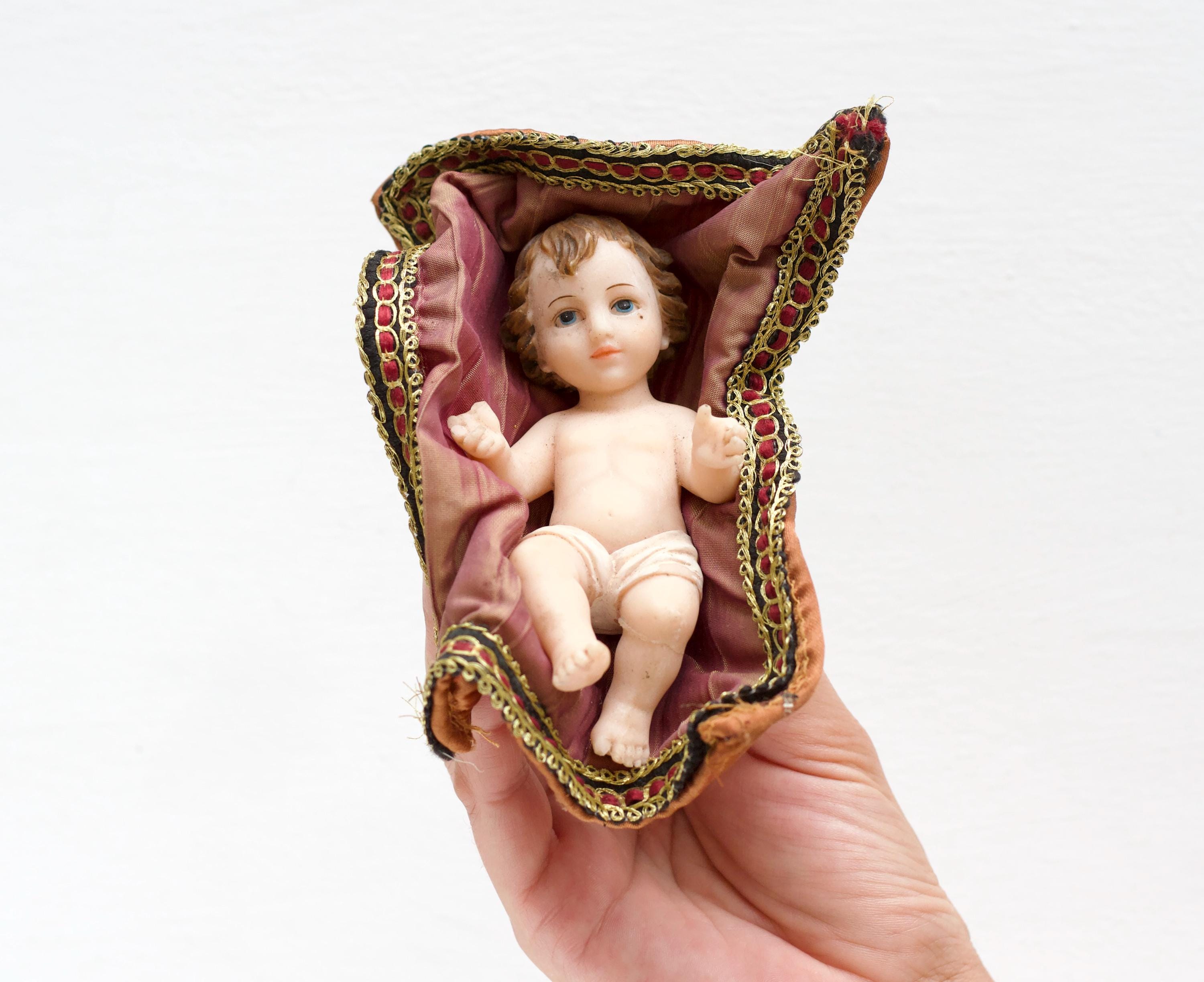 フランスアンティーク★フェーブ　フェーヴ大量105個セット★マリア様　幼子イエス 7e870fb3d2467ebbfc7cd54fb8e885