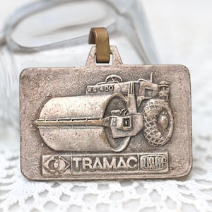 Tarmac Derruppe Asphalt Roller Advertisement Fob Medal - Construction Heavy Equipment - Caterpillar Truck Front Loader - Vintage Promo Medal