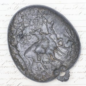 Victoriaans zwarte woud visitekaartje lade - antieke tinnen ring schotel - edelhert trinket schotel - Oostenrijk c1900 - vintage boho woondecoratie