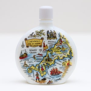 Milchglas Parfümflasche mit Karte von Cornish - Vintage Souvenir aus Cornwall - Hergestellt in Großbritannien von Lownds Pteman