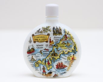 Antique chemist bottle with original label - Camphorated Oil Antique chemist bottle with original label - Camphorated Oil