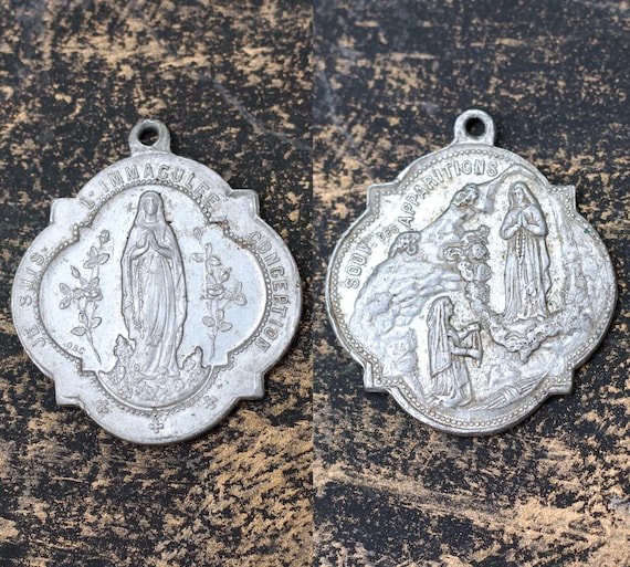 Médaille Religieuse Ancienne Notre-Dame De Lourdes – Métal Argenté
