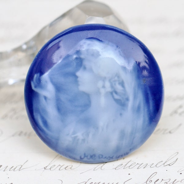 Cabochon de femme en voile en porcelaine bleu cobalt - camée ancien rond 44 mm pour mariée victorienne - accessoires de fabrication de bijoux vintage n Components