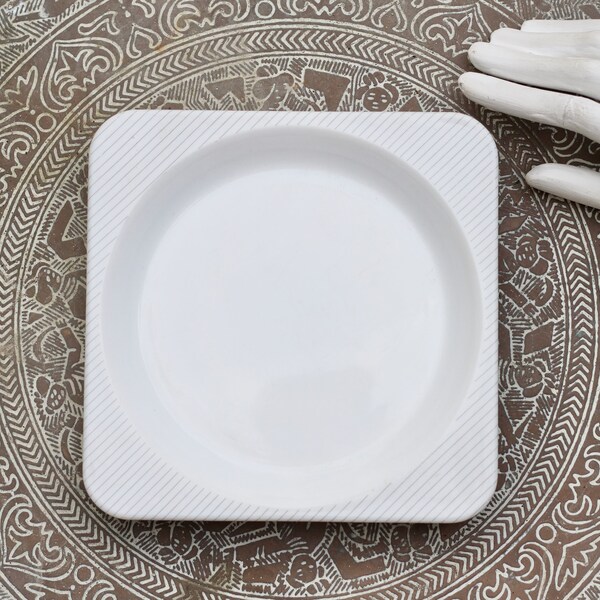 Assiette carrée en verre laitier vintage Lufthansa Airlines fabriquée par VCA France - Assiette blanche minimaliste à fines rayures - Porte-bijoux