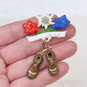 Edelweiss and Tiny Mocassins Lapel Pin Souvenir from Austria - The Alpes - Antique Alpine Flowers Brooch  - Vintage Oxidised Jewellery