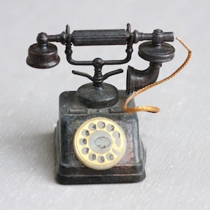 Elegantes Telefon Nostalgie weiß1:12 Puppenhaus Miniatur Puppenstube 