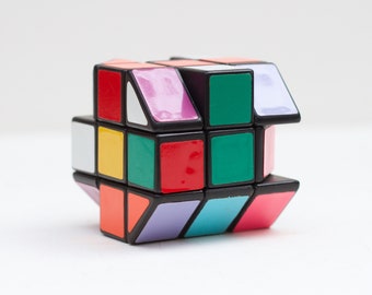 Pourquoi Le Rubik's Cube Continue À Être Le Casse-Tête Le Plus Vendu Au