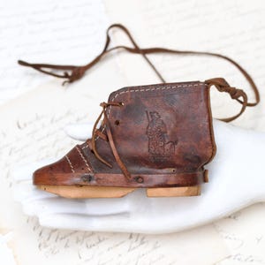 Monedero antiguo de cuero con forma de bota - Accesorios vintage - Recuerdo de la Serra da Estrela, Portugal