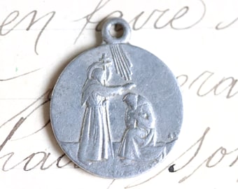 Pendentif médaille de bénédiction de Saint François - Charme en nickel - Texte espagnol avers - Icônes religieuses catholiques vintage