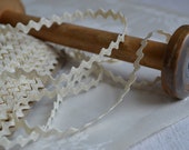 Vintage rich rac style braid, 1940s unused, length of 8 yards