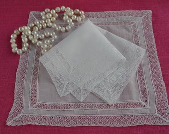 Vintage Cotton Lawn Handkerchief with lace edge