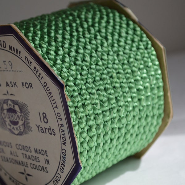 Unused boxed spool of Passementerie Cord, 1940s Emerald Green 18 yards