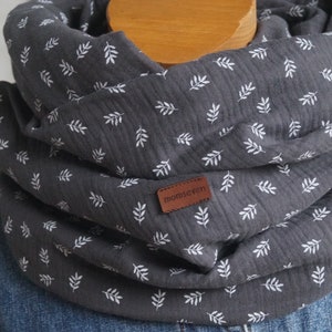 Loop scarf muslin dark grey leaves/branches white on grey loop
