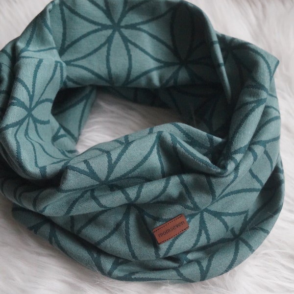 Loop Cuddly soft jacquard flower of life loop scarf green