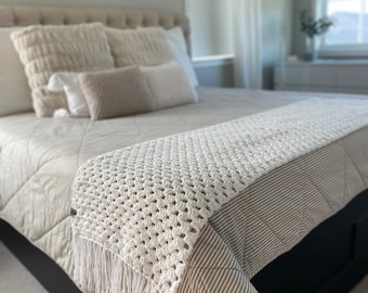 bed runners and matching pillows
