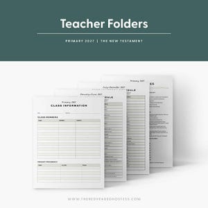 Könnte beinhalten: Ein Set weißer, bedruckter Lehrerordner für Primary 2027 The New Testament. Die Dokumente enthalten schwarzen Text, darunter Class Information, Class Members und Stundenpläne mit grauen horizontalen Linien zur Datenorganisation.