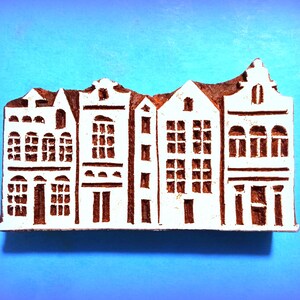 Husrad av byggnader Handskuren tyg lera tryck block keramik trästämpel