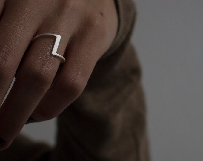 Zigzag Ring/ Z Ring/ Sterling Silver Z Ring/ Minimalist Zigzag Ring