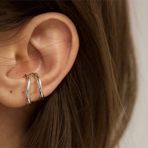 Double wire sterling silver ear cuff/ No piercing earring/ Illusion wrap earring/ silver statement ear cuff/ Modern earring/ Gift for her