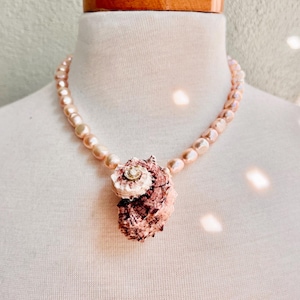 Pink Delphinula Shell Necklace, Pink Pearl and Seashell Statement Necklace, Bridal Necklace, Summer Vacation Jewelry